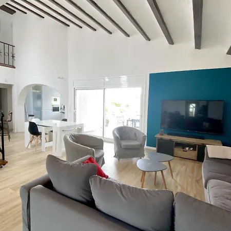 Casa De Lujo Con Piscina Y Amarre Privados Ref 350 *