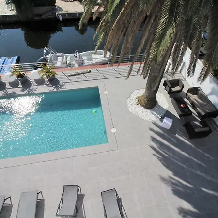 Сasa de vacaciones Casa De Lujo Con Piscina Y Amarre Privados Ref 350 Ampuriabrava