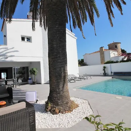 Casa De Lujo Con Piscina Y Amarre Privados Ref 350 Holiday home Empuriabrava