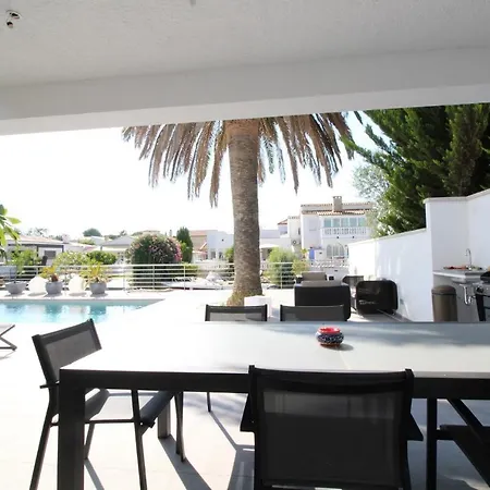 Casa De Lujo Con Piscina Y Amarre Privados Ref 350 * Empuriabrava